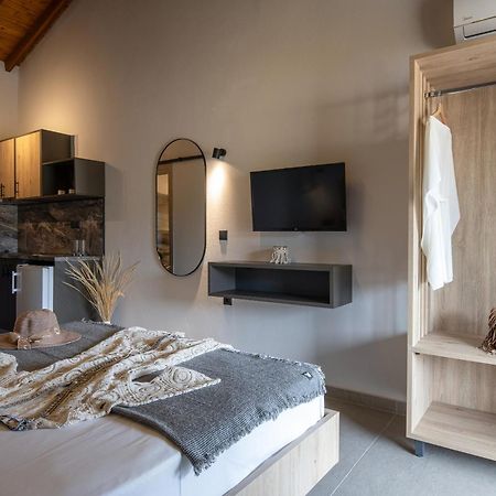 Erifili At Sarti Beach Apartments & Studios Экстерьер фото